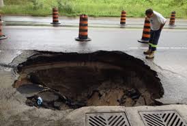 Toronto - Giant Pothole Toronto - Giant Pothole